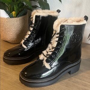 NEW Tory Burch MILLER 50MM LUG SOLE SHEARLING BOOTIE SOFTY NAPLAK/WEBBING